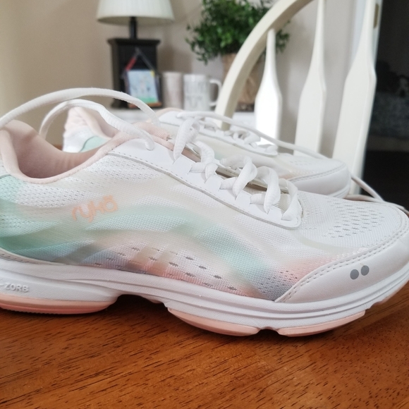 RYKA Sneakers 7.5 Wide - Picture 2 of 4